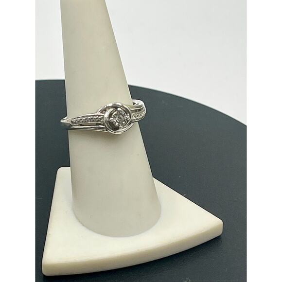 Sterling Silver Diamond Love Knot Promise Ring Size 8 with Accent Stones 3.15 - Picture 2 of 11